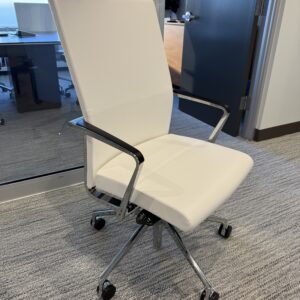 Used Stylex Sava leather conference chair with polished aluminum frame for modern meeting rooms